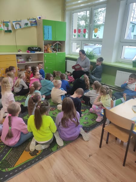 Wspólne czytanie w zerówce