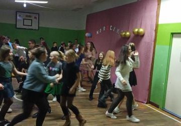 Zabawa andrzejkowa klas starszych.