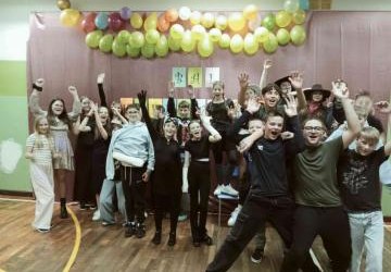 Zabawa karnawałowa klas starszych