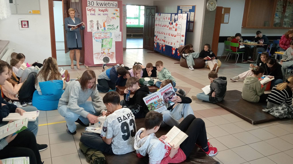 Akcja czytania książki