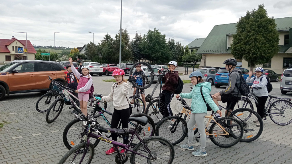 Szkolna wycieczka rowerowa do Starego Sącza